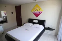 Hotel Piramide Pituba - Rua Pernambuco Hotels in Pituba
