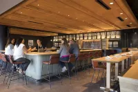 The Inverness Denver, a Hilton Golf & Spa Resort - Barer