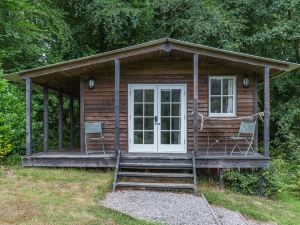 Lakeside Cabin