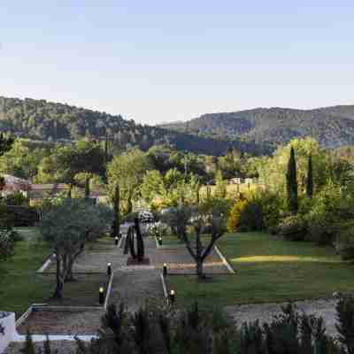 Les Lodges Sainte-Victoire Hôtel & Spa Hotel Exterior