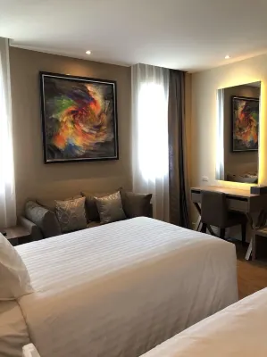 Sri U-Thong Grand Hotel  호텔