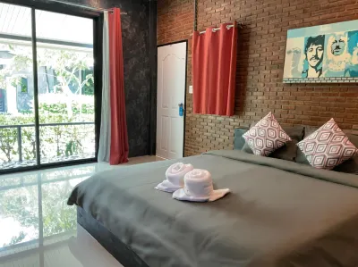 Baan Tonjaeng Hotels in 