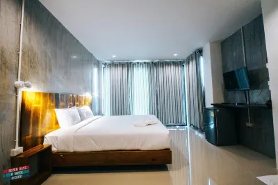 Seven Days a Week Resort Hotel a Na Yong