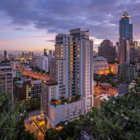 DoubleTree by Hilton Bangkok Ploenchit Отели рядом с достопримечательностью «Станция надземного метро Phloen Chit»