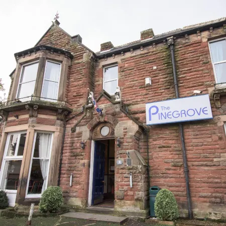 Pinegrove Hotel