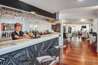 Highpoint International Hotel - bar