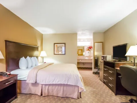 Quality Inn & Suites Greenville I-65 Hotels in Greenville