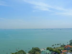 Mansion One 3 Bedroom Seaview 1-12Pax Gurney Town