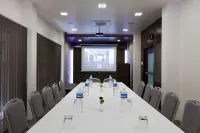 Skylark Business Hotel