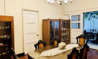 The White B&B Bacolod - Housity