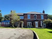 Borrowfield Lodge Hotels in Stanley Common