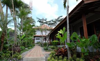 Kemboja Bed and Breakfast Cafe