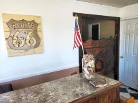 Brad's Desert Inn