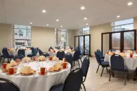 Wyndham Anaheim - breakfast
