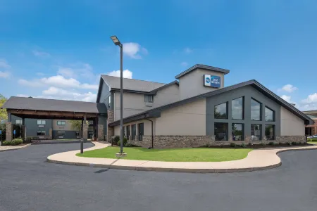 Best Western Fort Wayne I-69 North Отели рядом с достопримечательностью «Кентербери Грин Дог Парк - Резидентс Онли»