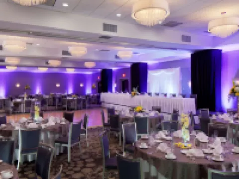 DoubleTree by Hilton Hotel Syracuse Hotels in DeWitt