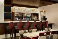 DoubleTree by Hilton Hotel Toronto Airport West - Barer