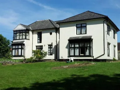 Ruxley Rooms Отели рядом с достопримечательностью «Бродвей Шопинг Сентр»