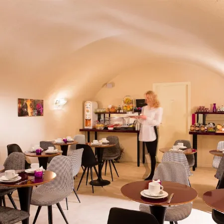 Best Western Anjou Lafayette Opera Отели рядом с достопримечательностью «1-й округ: Лувр»