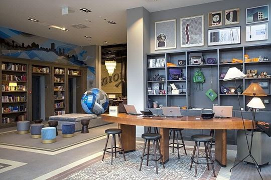 2. 캐노피 바이 힐..