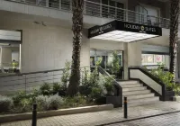 假日套房飯店 利卡貝托丘柯洛納基住宿飯店