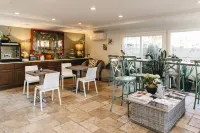 Laguna Cove Hotel