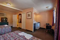 Economy Motel Inn and Suites Somers Point - parking