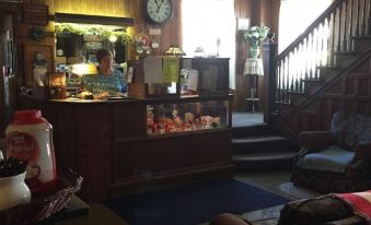 Colonial Hotel-Motel - Housity