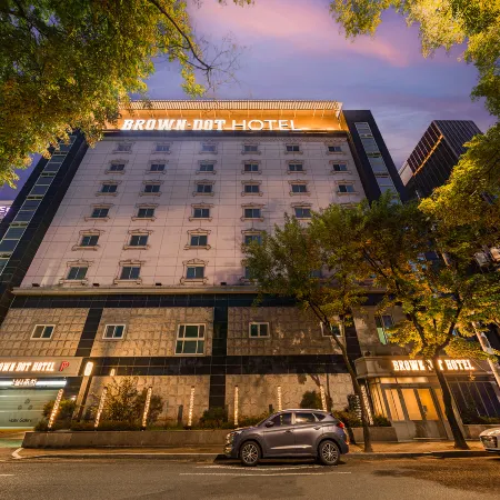 Brown Dot Hotel Daegu EXCO Отели рядом с достопримечательностью «Железнодорожная станция Тэгу»
