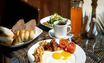 3. Royal Pa..