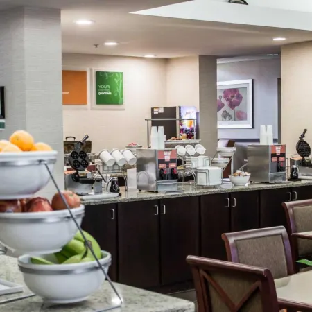 Quality Inn & Suites Pine Bluff Hotels in Pine Bluff