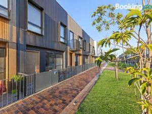 Hobart Lane Townhouses