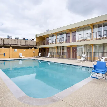 Econo Lodge Gallatin - Metro Nashville