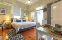 99 Kirkland Bed & Breakfast Hotels in Annerley