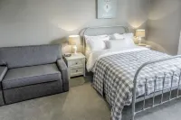 The Saracens Head Hotels in Stafford