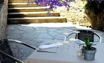Logis Hôtel Restaurant l'Auberge du Chateau