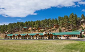 Rock Crest Lodge & Cabins