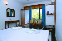 Topaz Beach Hotel Hotels in Negombo
