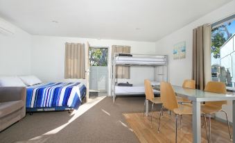 Huskisson Holiday Motel Cabins