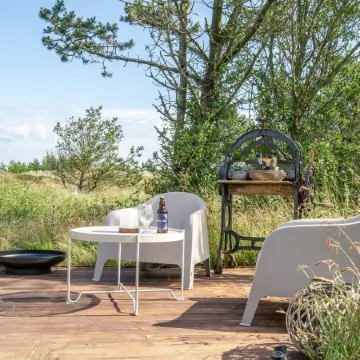 "Aurelie" - 800m from the Sea