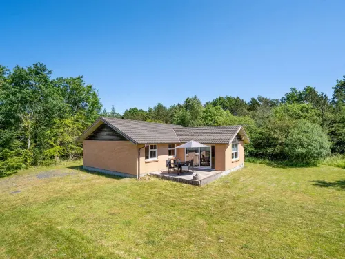 "Tille" - 700m to the Fjord Hotels in Roslev