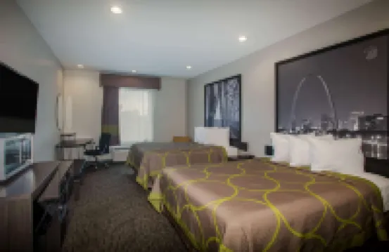 Super 8 by Wyndham St. Louis North