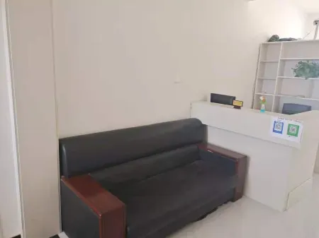 Aksai Happy Hotel Отели рядом с достопримечательностью «Народное правительство Аксе Казахского автономного округа»