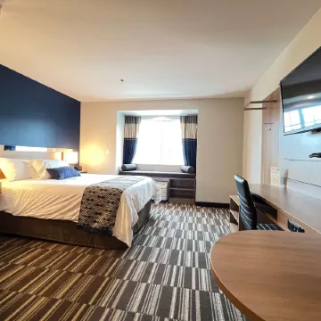 Microtel Inn & Suites by Wyndham Woodland Park