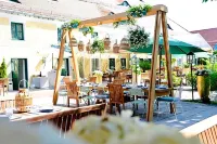 Wörnbrunn Hotel & Restaurant Các khách sạn gần Bavarian Film Studio