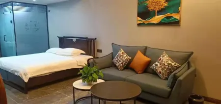 Luanchuan Lushuiwan Homestay Отели рядом с достопримечательностью «Bamboo Sea Wild Animal Park»