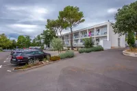 Paviljoni Slaven - parking