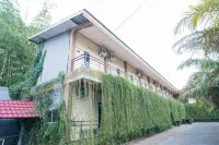RedDoorz Plus Syariah at Lotus Hotel Bojonegoro Hôtels à : Bojonegoro