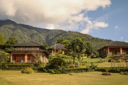 Villa Genteng Bogor Mountain Villas & Resort Отели рядом с достопримечательностью «Camphulucai»