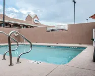 Suburban Studios Alamogordo - Pools